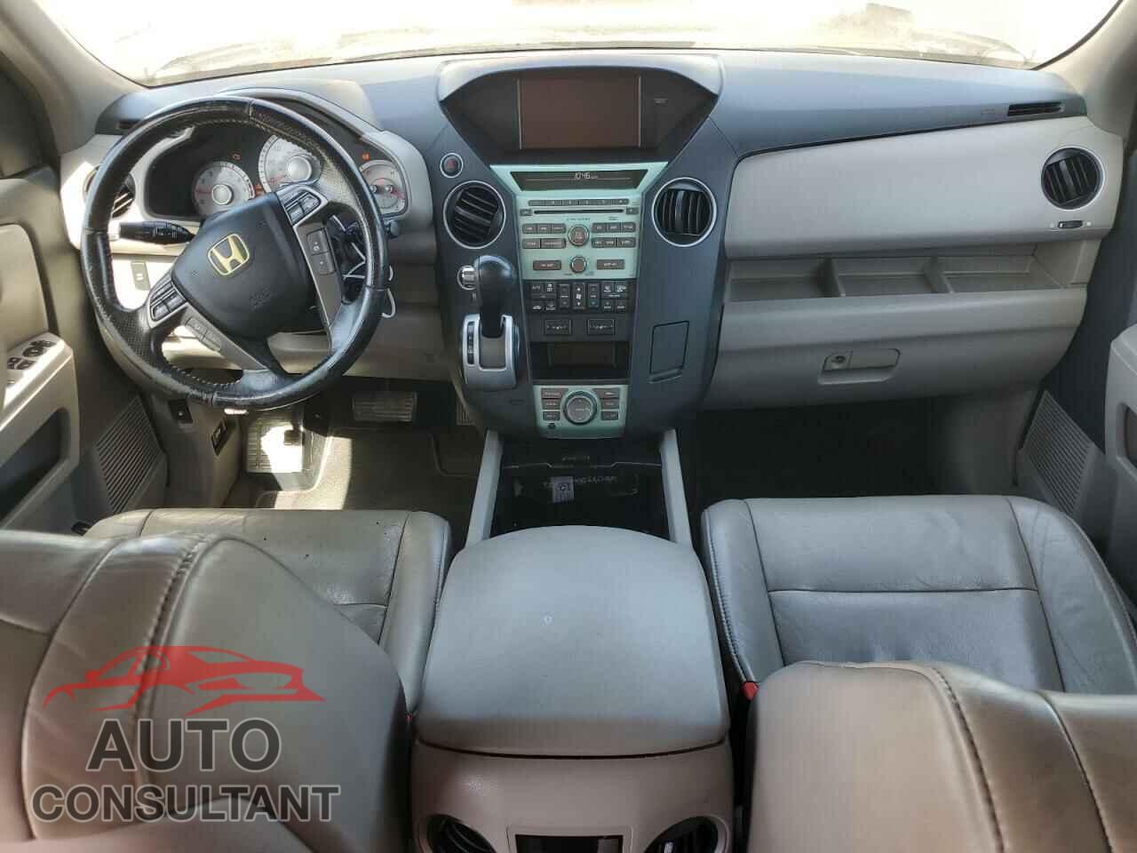 HONDA PILOT 2011 - 5FNYF4H73BB040345