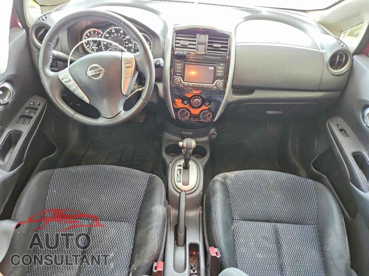 NISSAN VERSA 2017 - 3N1CE2CP8HL357205