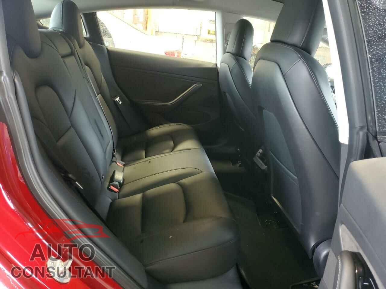 TESLA MODEL 3 2018 - 5YJ3E1EB7JF181017