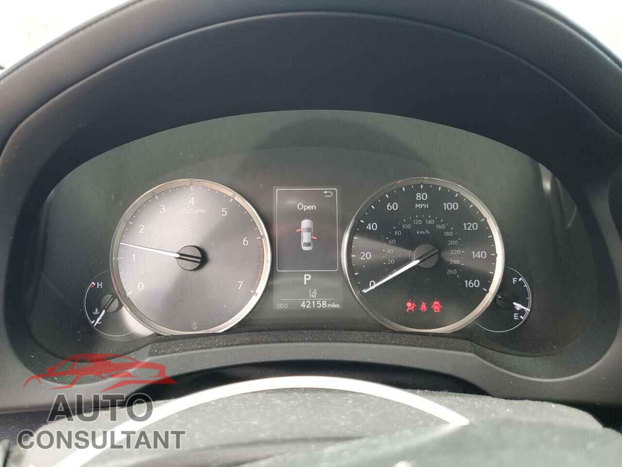 LEXUS IS 2018 - JTHBA1D29J5075404