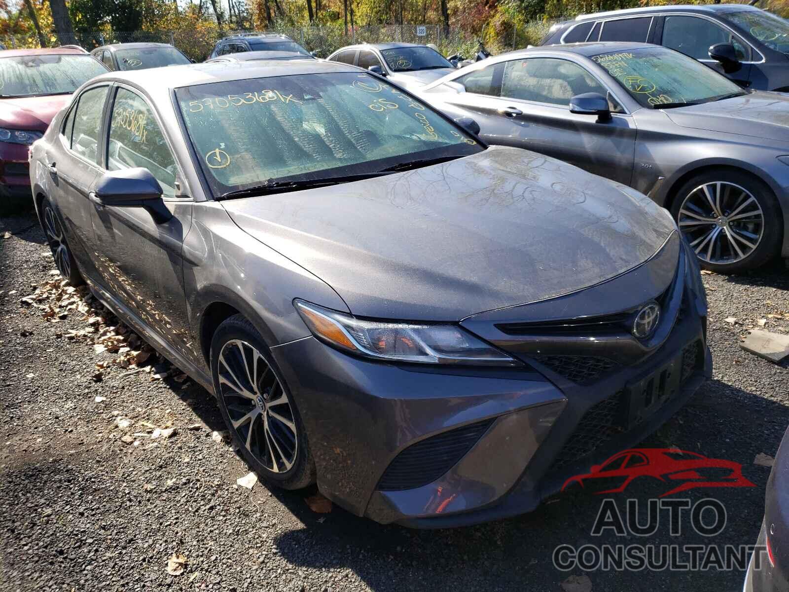 TOYOTA CAMRY 2018 - 4T1B11HK4JU036135