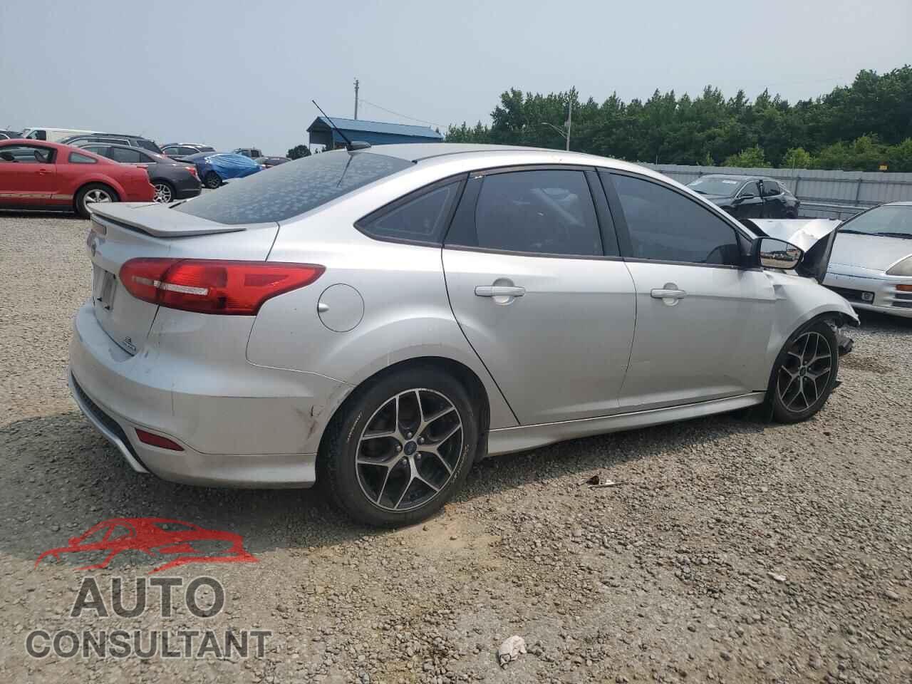 FORD FOCUS 2015 - 1FADP3F20FL345372