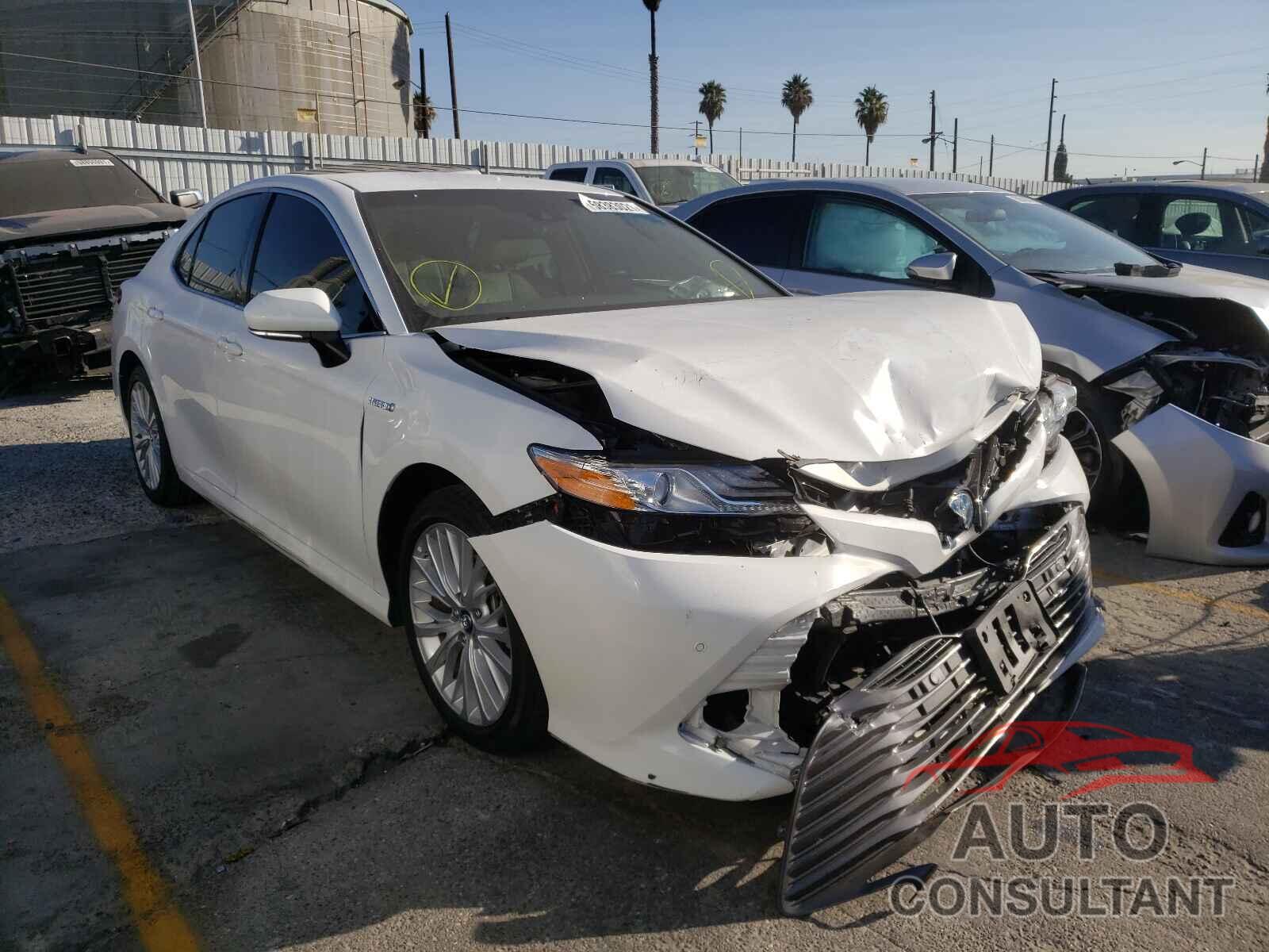 TOYOTA CAMRY 2018 - 4T1B21HK3JU505244