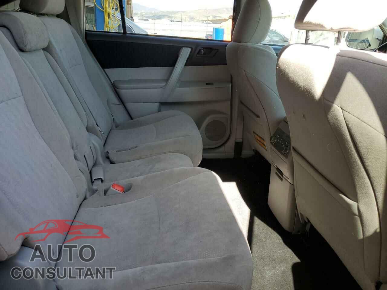 TOYOTA HIGHLANDER 2013 - 5TDBK3EH8DS196713