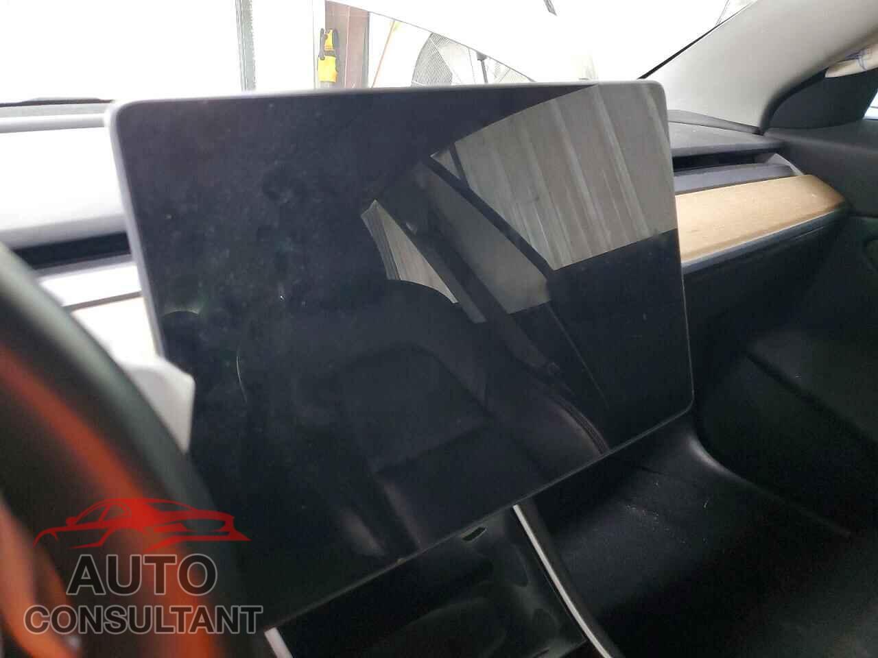 TESLA MODEL 3 2018 - 5YJ3E1EB4JF091114
