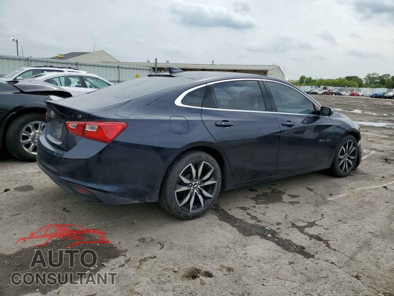 CHEVROLET MALIBU 2017 - 1G1ZE5ST7HF242573