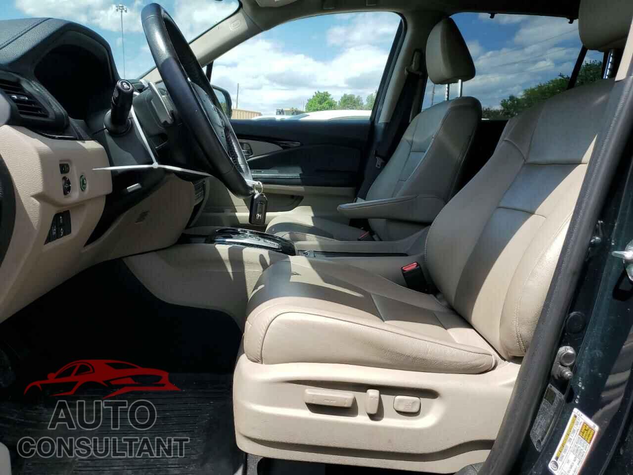 HONDA PILOT 2017 - 5FNYF6H97HB094818