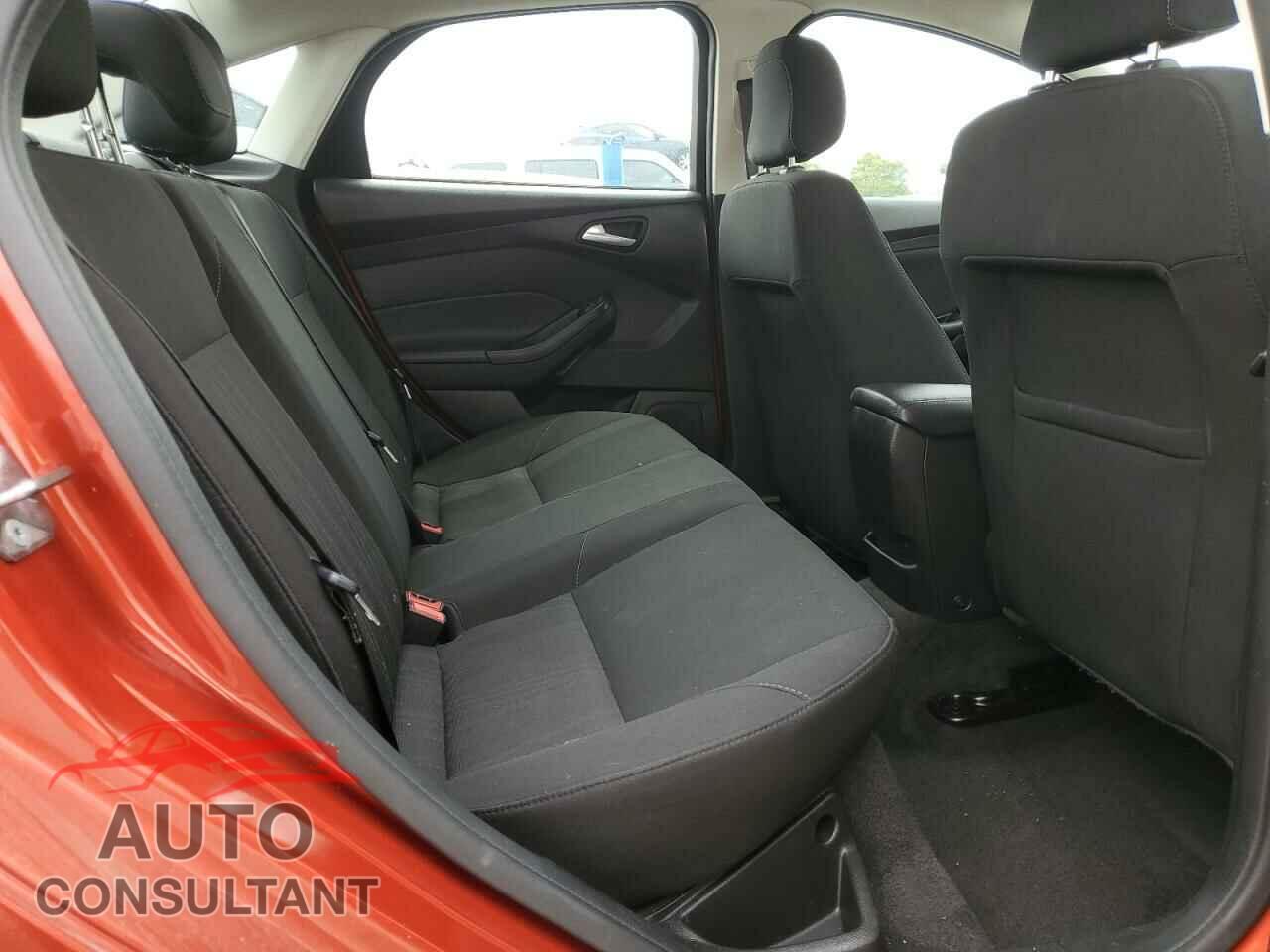 FORD FOCUS 2018 - 1FADP3F24JL287615