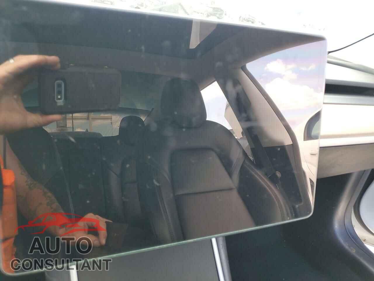 TESLA MODEL 3 2019 - 5YJ3E1EB4KF388434