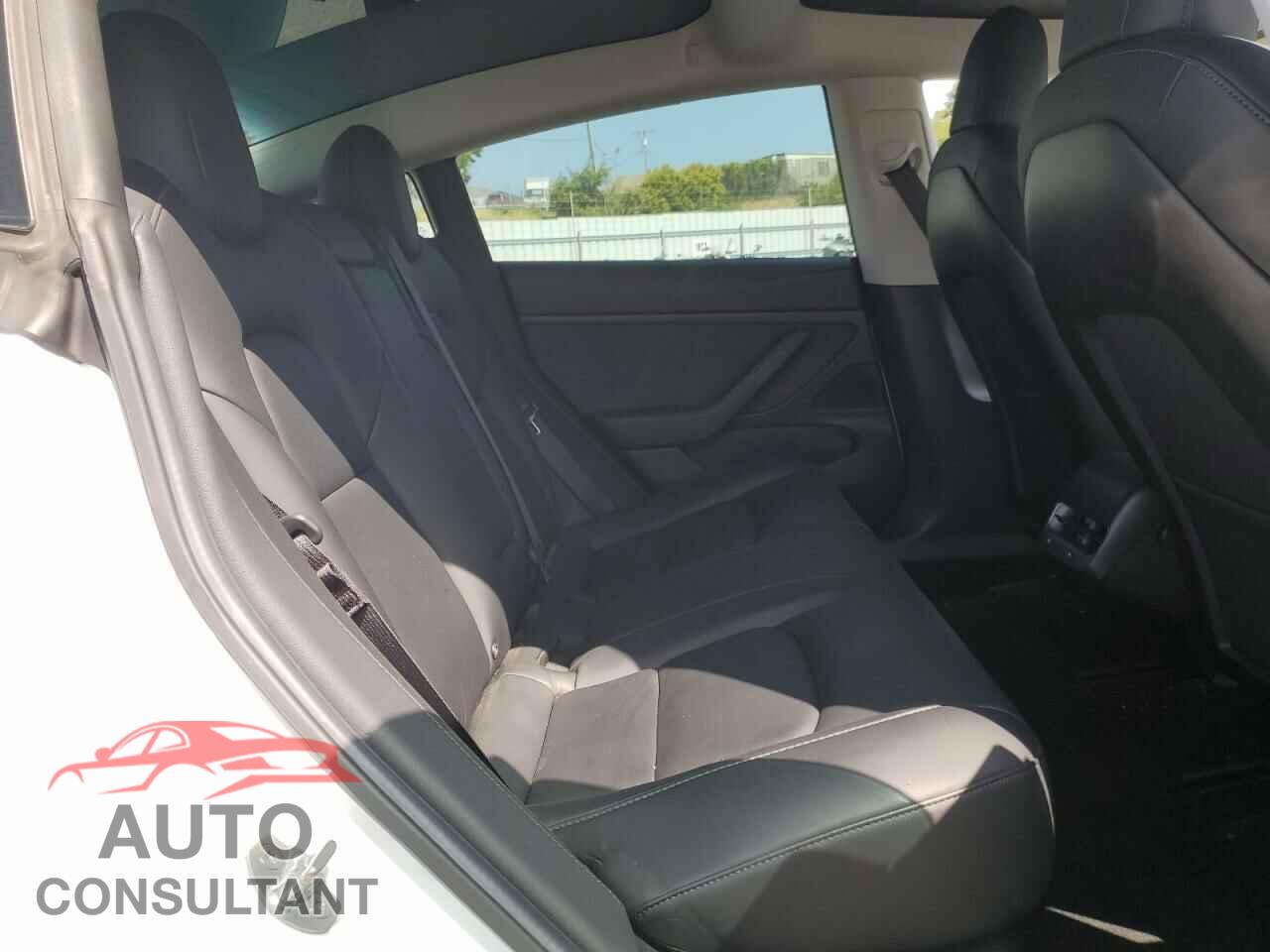 TESLA MODEL 3 2019 - 5YJ3E1EB2KF390456