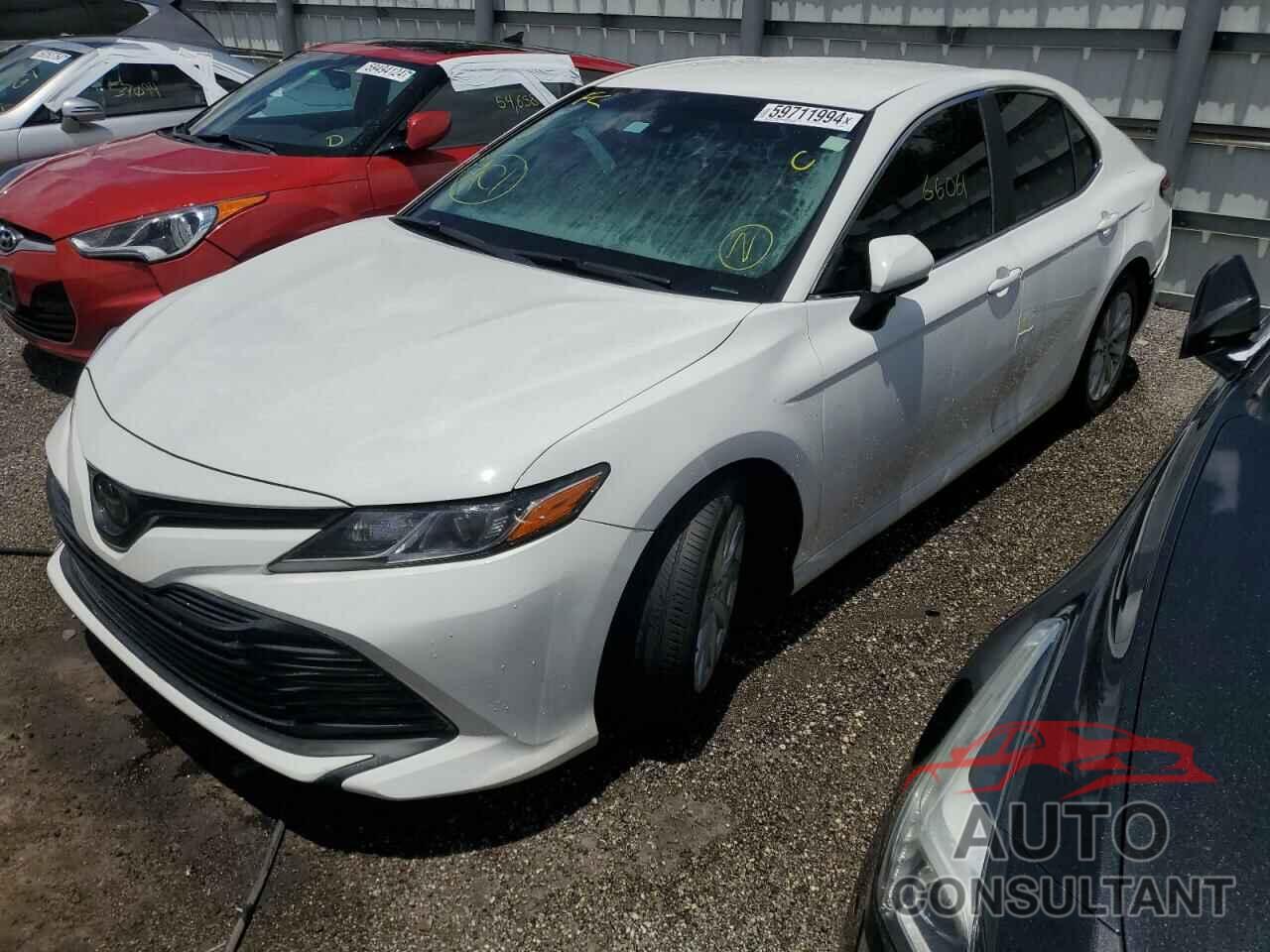 TOYOTA CAMRY 2018 - 4T1B11HK2JU142499