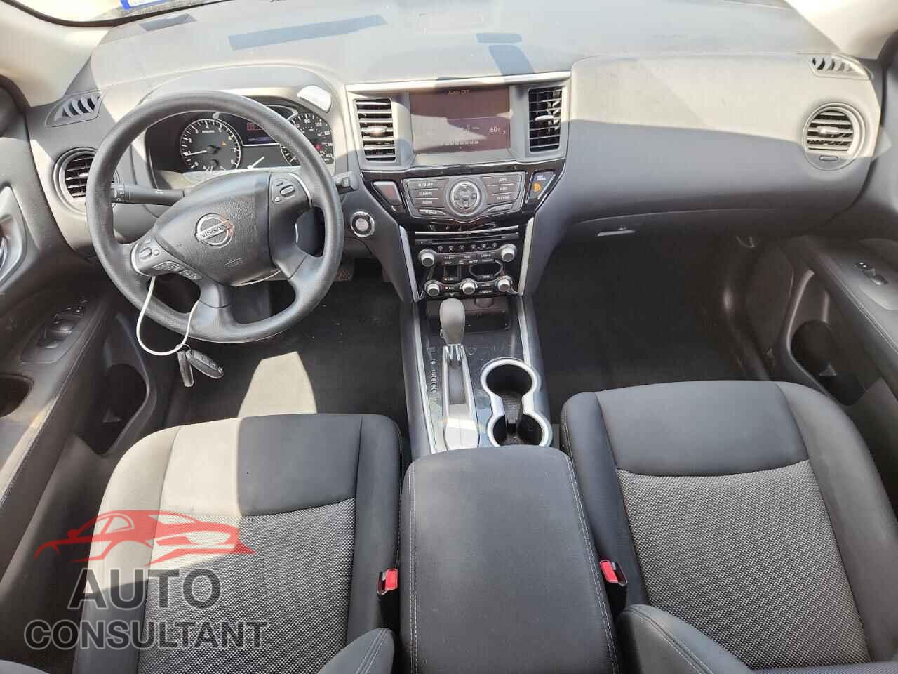 NISSAN PATHFINDER 2017 - 5N1DR2MN4HC672593
