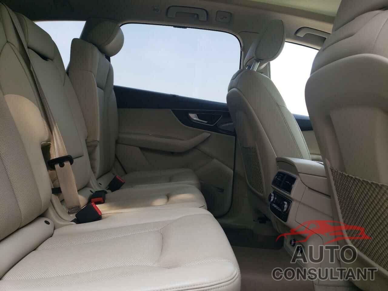 AUDI Q7 2019 - WA1LAAF7XKD047076