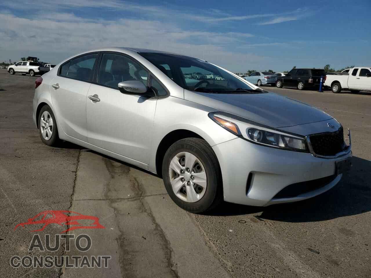 KIA FORTE 2018 - 3KPFL4A7XJE219626