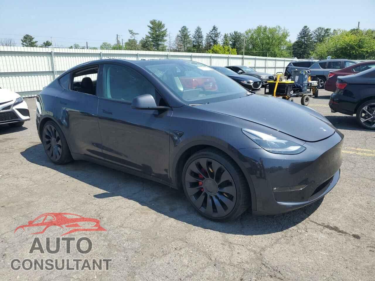 TESLA MODEL Y 2024 - 7SAYGDEF2RF021095