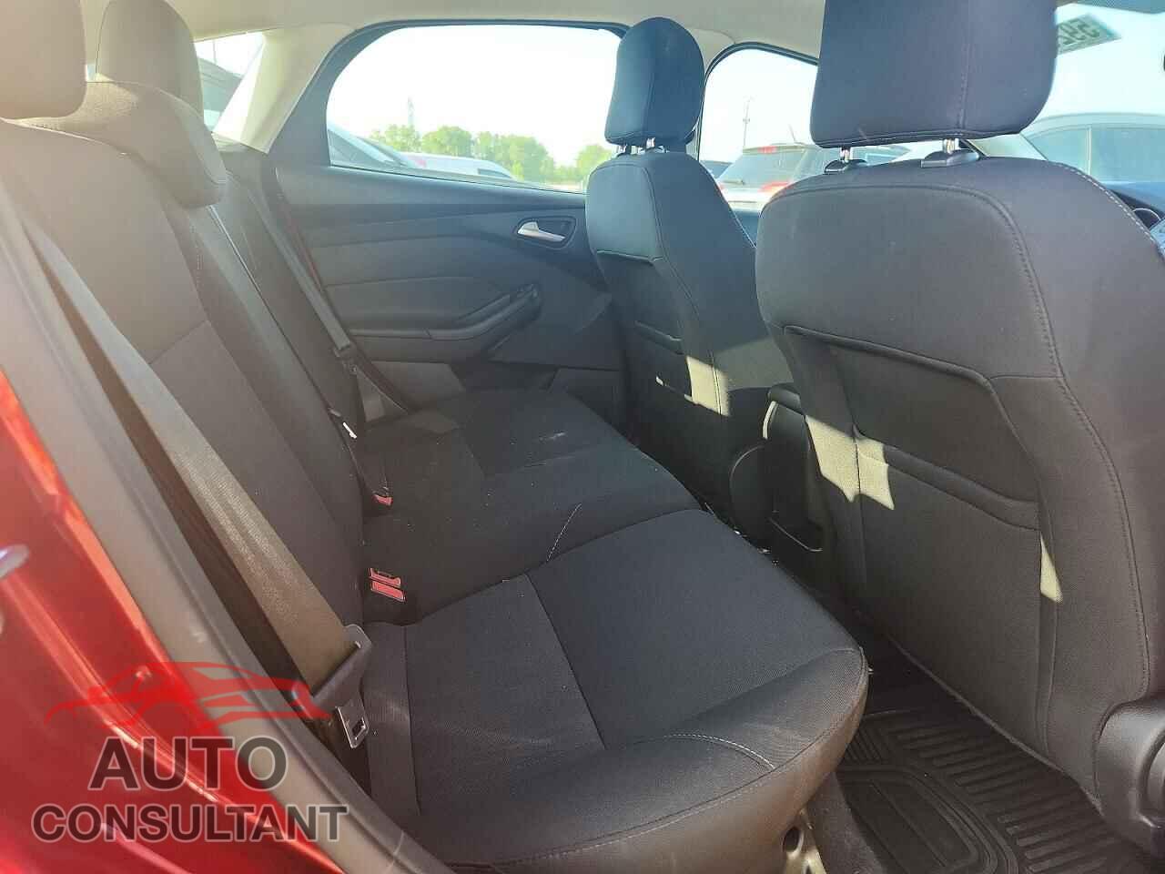 FORD FOCUS 2016 - 1FADP3K27GL359308