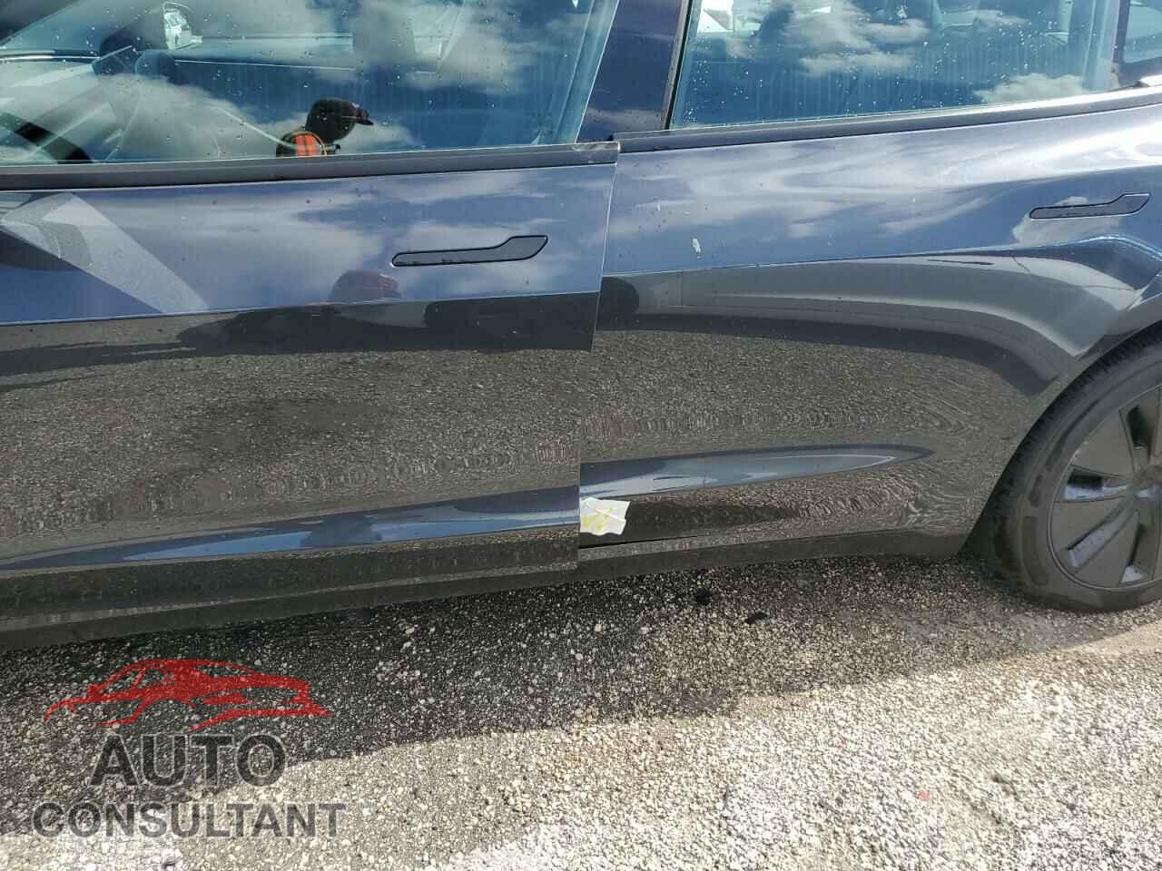 TESLA MODEL 3 2024 - 5YJ3E1EA5RF722715