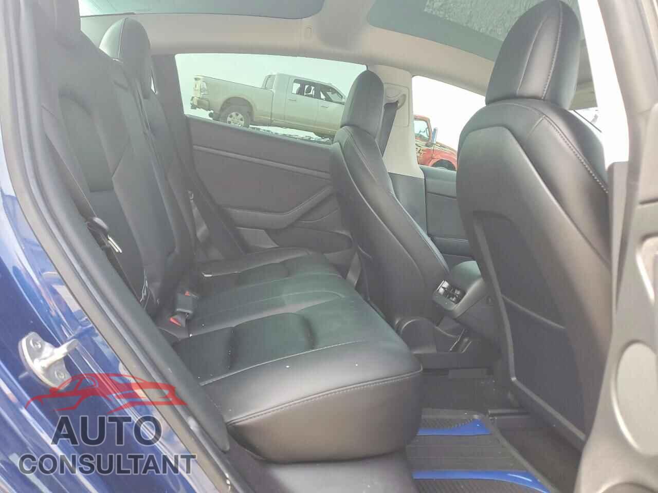 TESLA MODEL 3 2021 - 5YJ3E1EA0MF077402