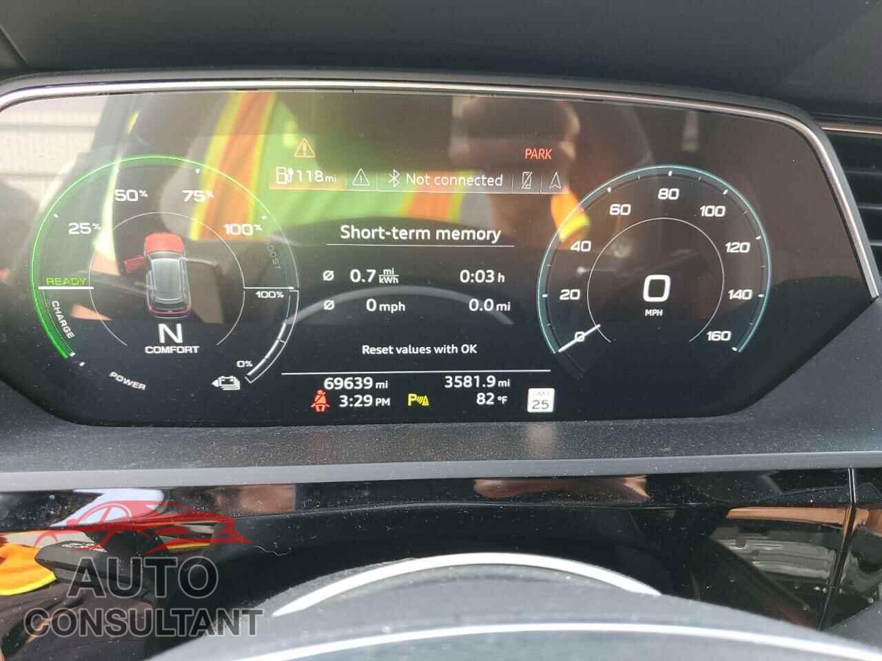 AUDI E-TRON 2019 - WA1VAAGEXKB010868