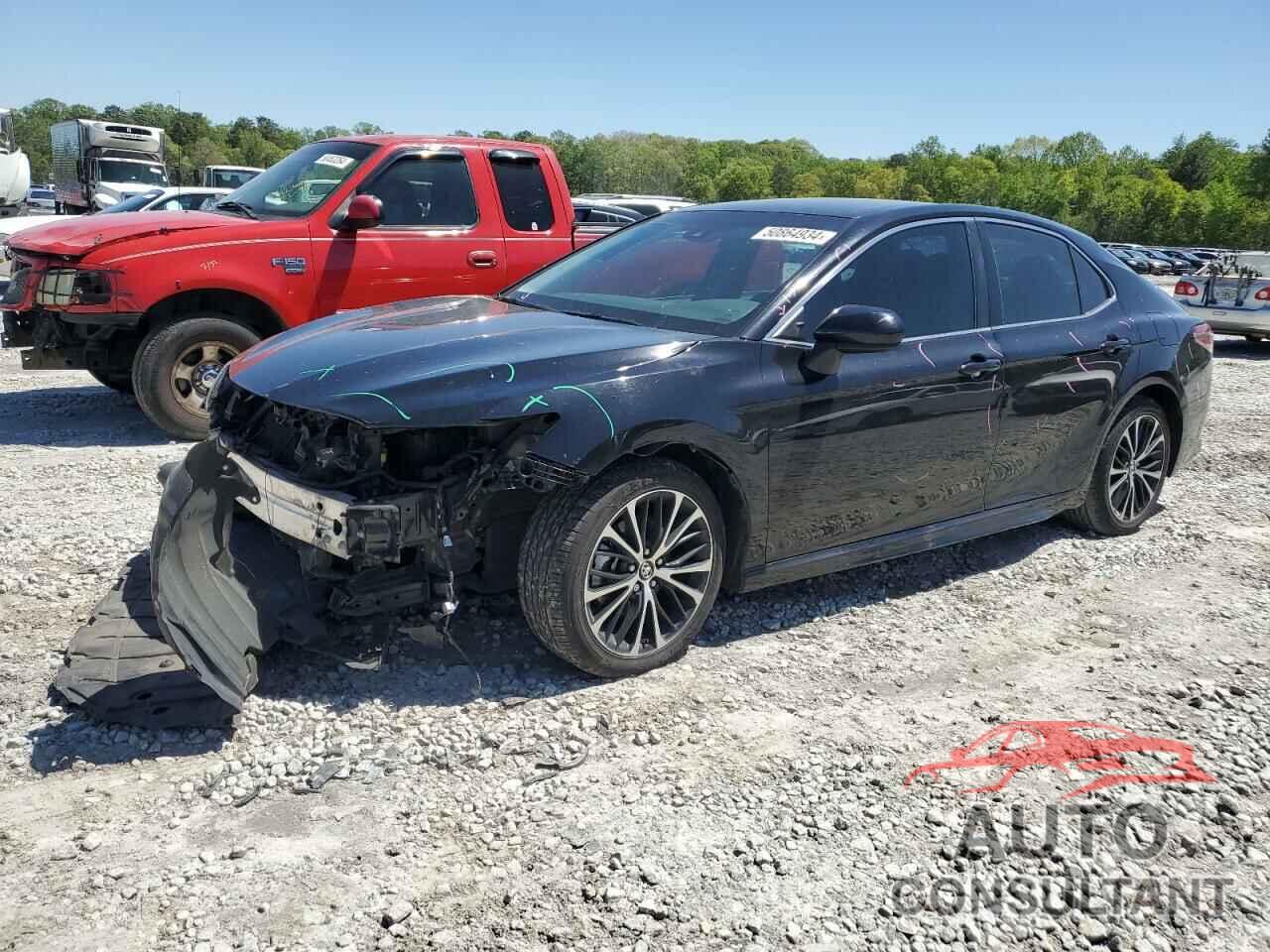 TOYOTA CAMRY 2018 - 4T1B11HK5JU144134