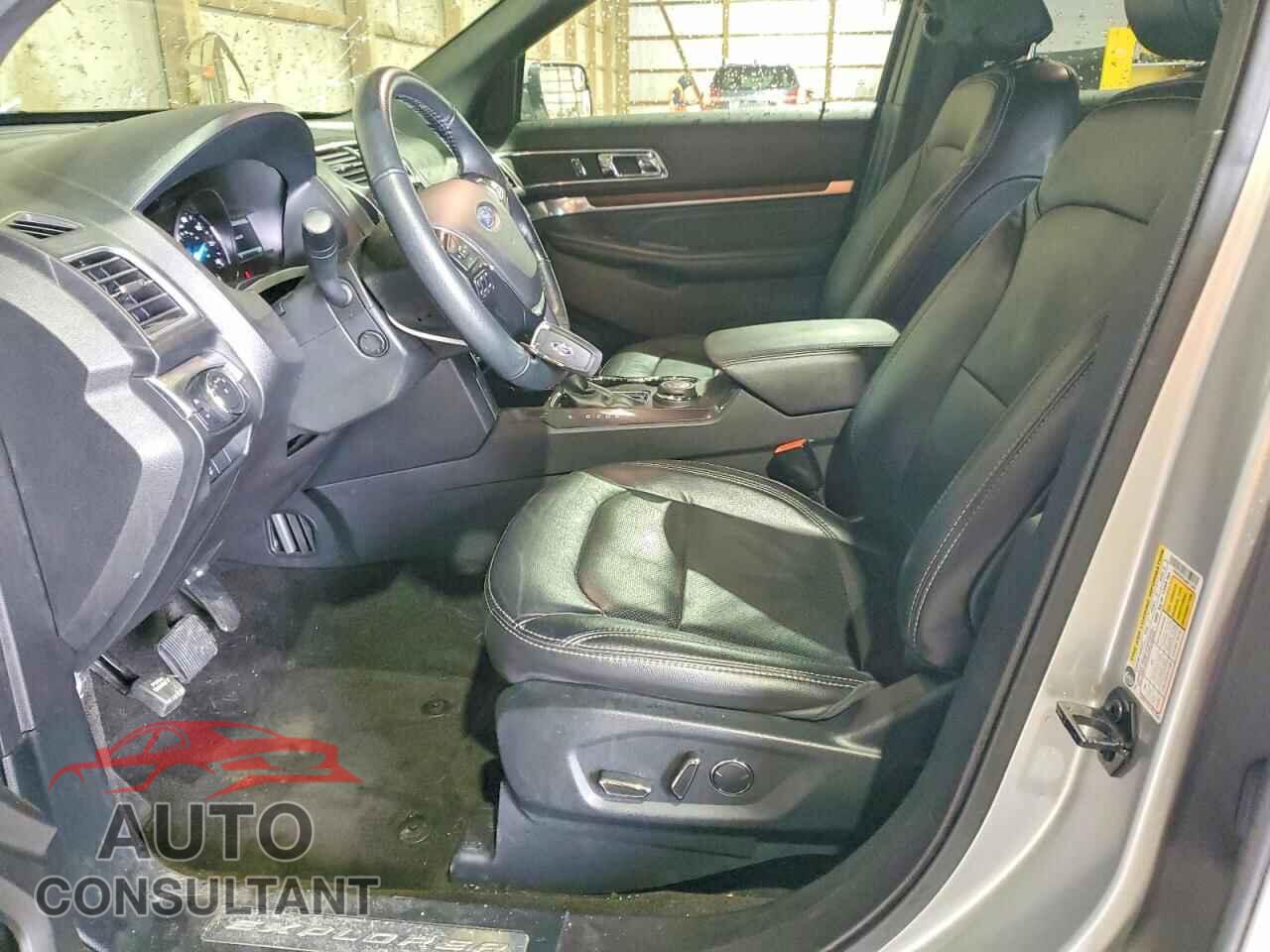 FORD EXPLORER 2018 - 1FM5K8F85JGB11045