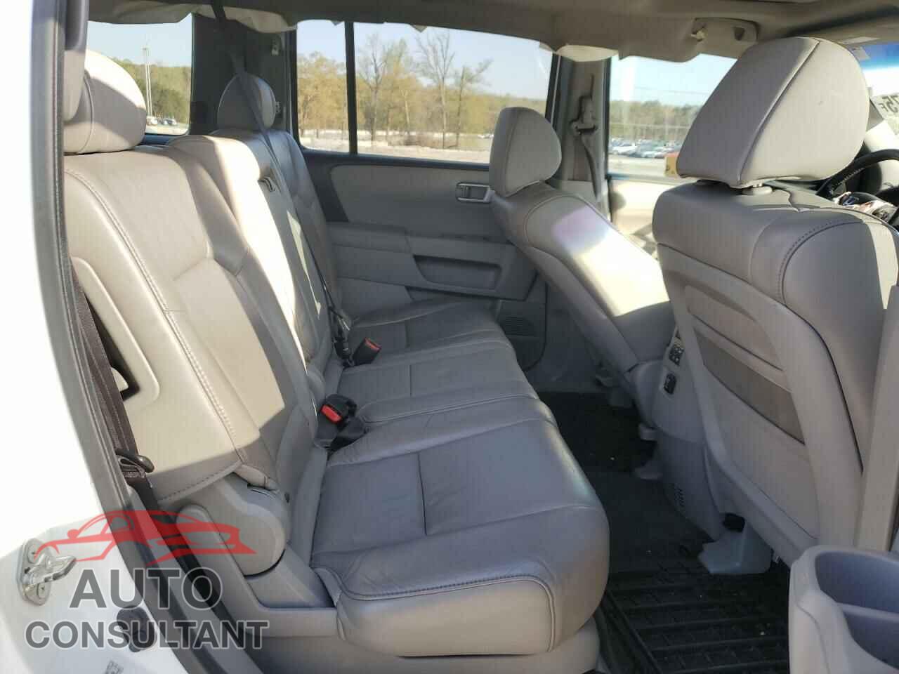 HONDA PILOT 2011 - 5FNYF4H50BB082728