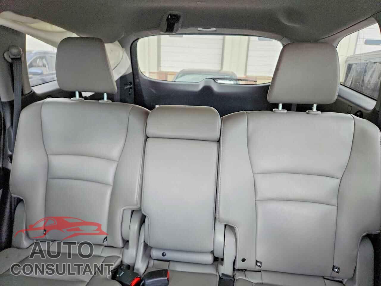 HONDA PILOT 2017 - 5FNYF6H95HB090055