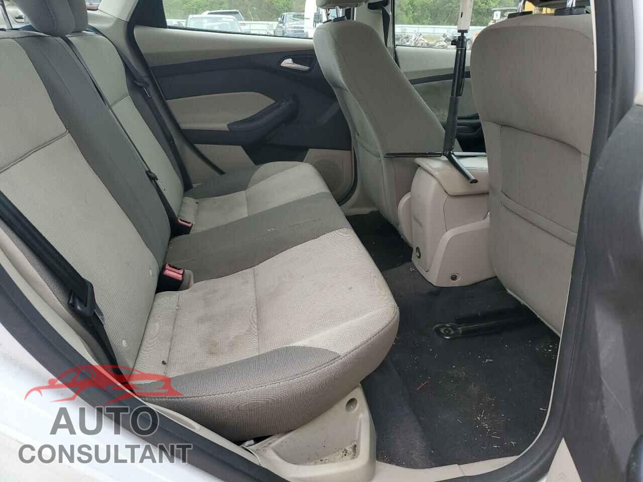 FORD FOCUS 2014 - 1FADP3F21EL462599