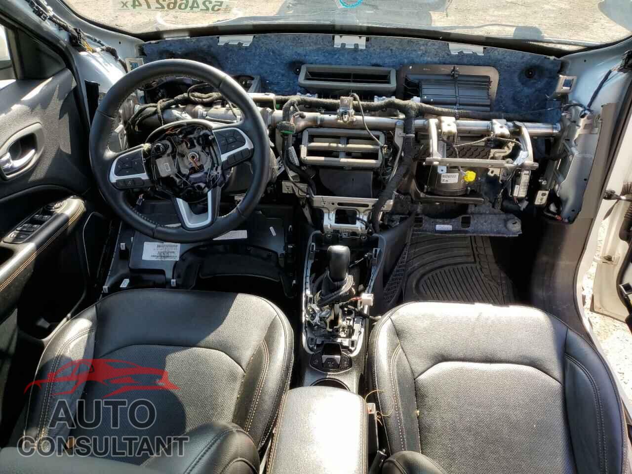 JEEP COMPASS 2020 - 3C4NJDCB5LT261025