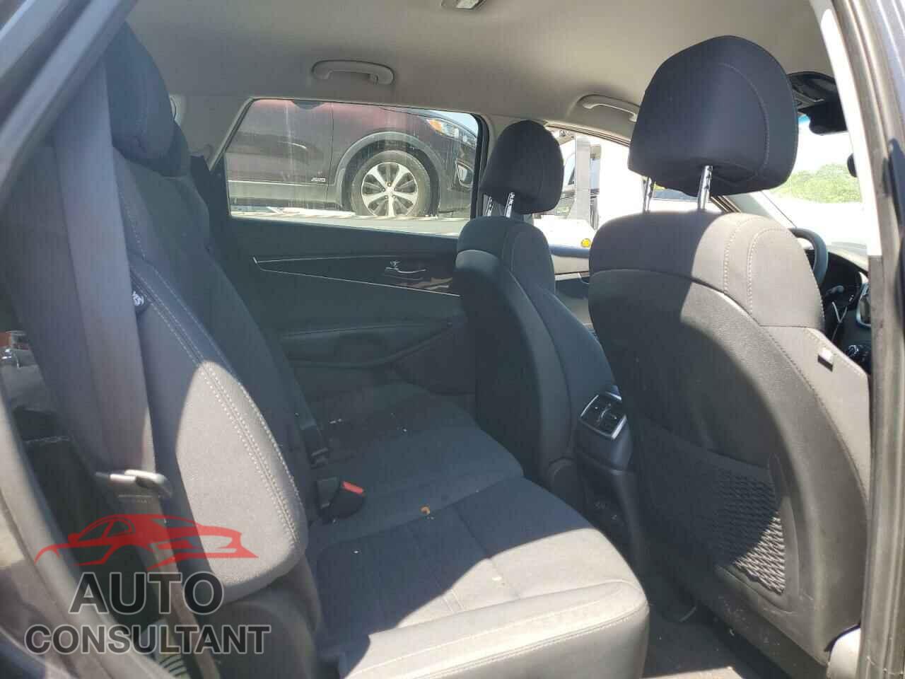 KIA SORENTO 2017 - 5XYPGDA59HG324288