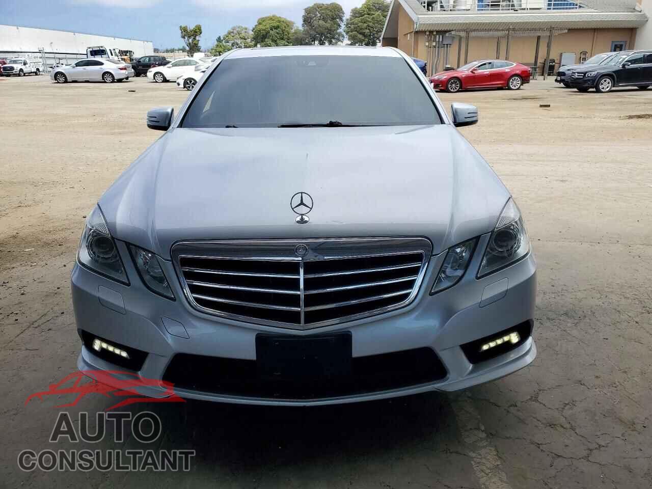 MERCEDES-BENZ E-CLASS 2011 - WDDHF5GB1BA267575