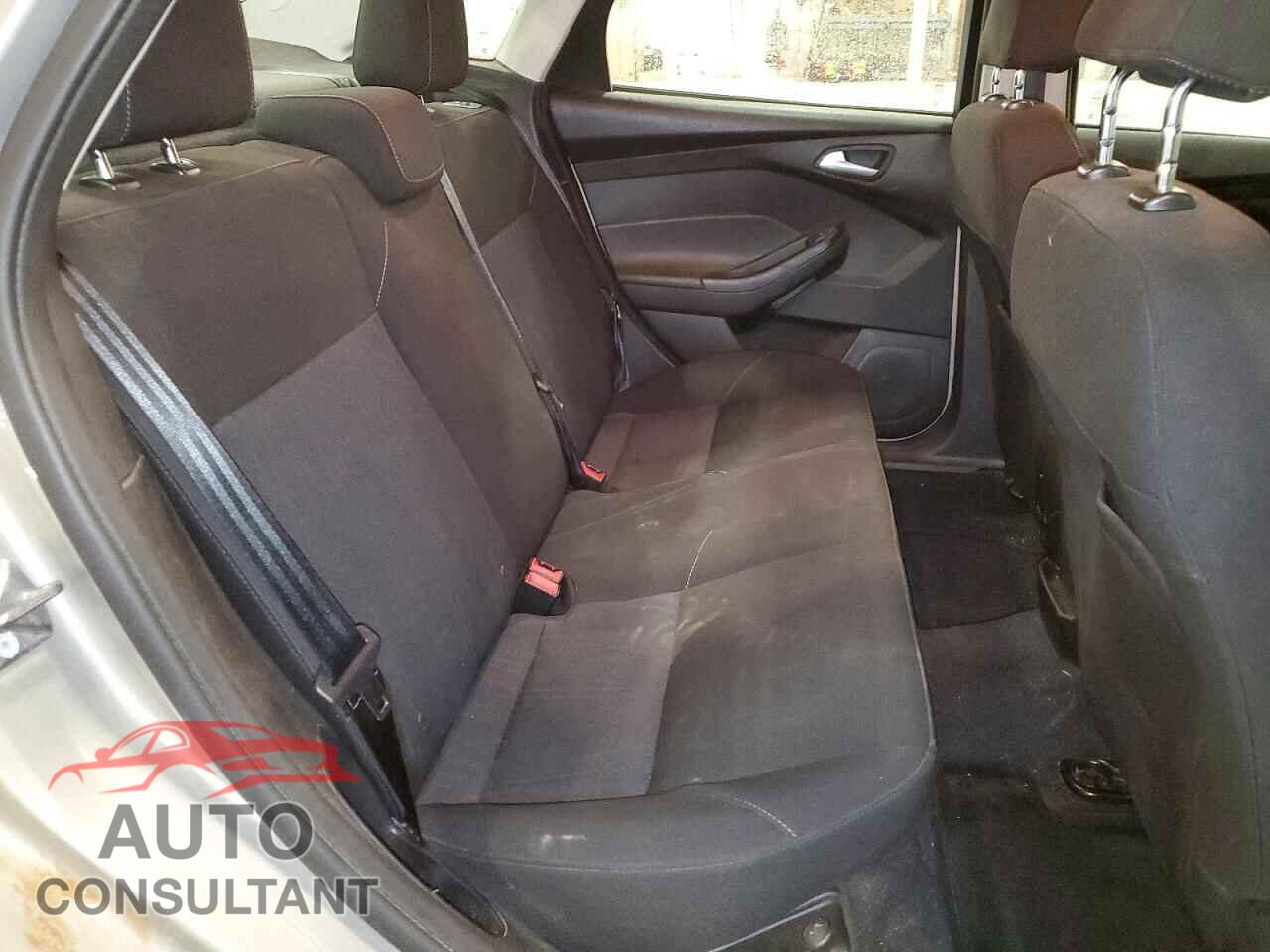 FORD FOCUS 2015 - 1FADP3FE8FL357733