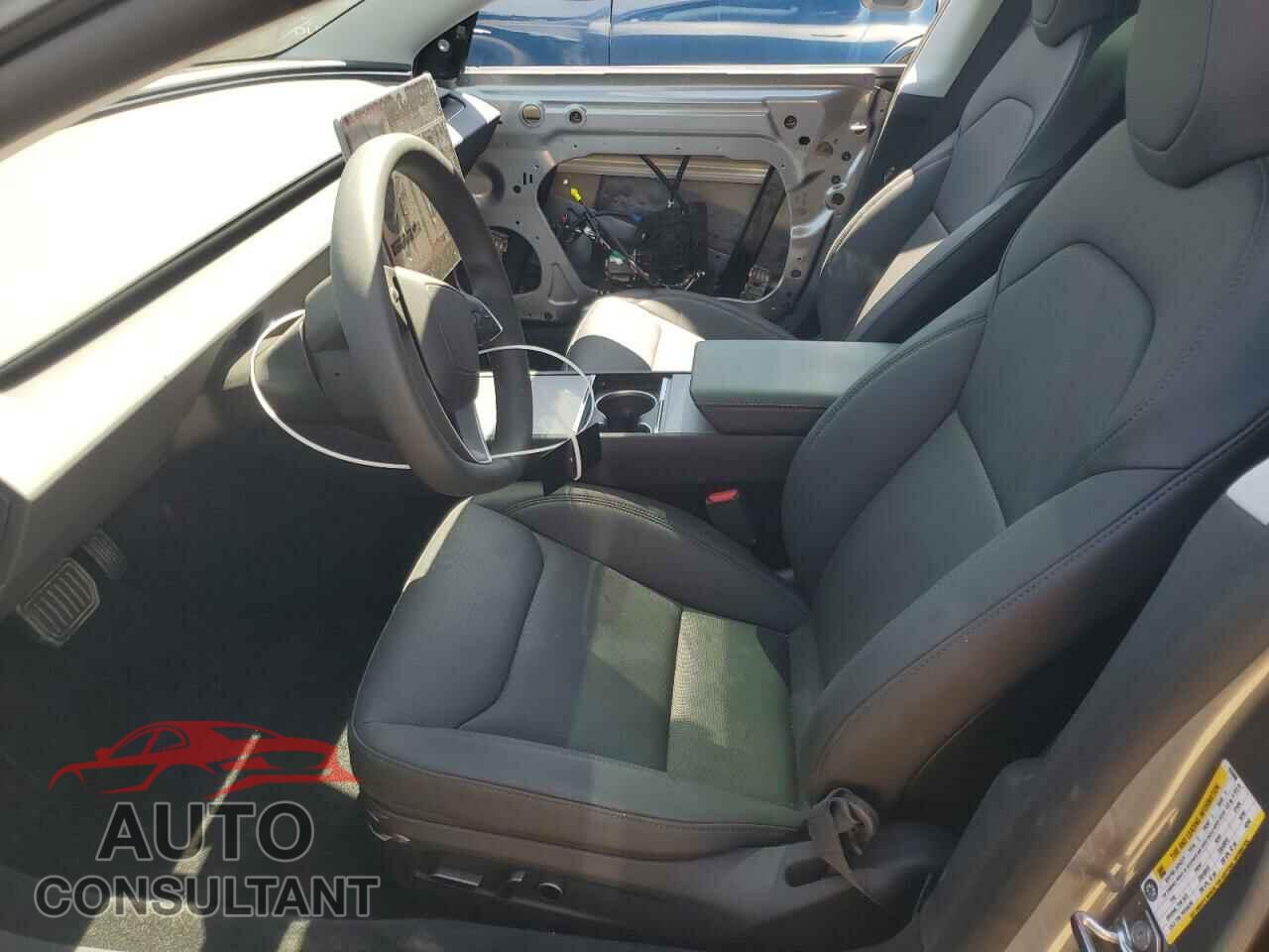 TESLA MODEL 3 2025 - 5YJ3E1EA6SF976908