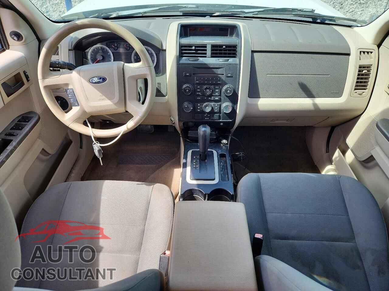 FORD ESCAPE 2009 - 1FMCU02799KC84754