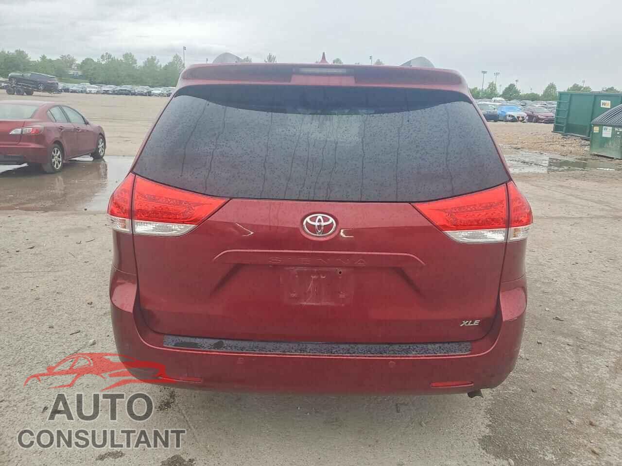 TOYOTA SIENNA 2013 - 5TDYK3DC7DS359352