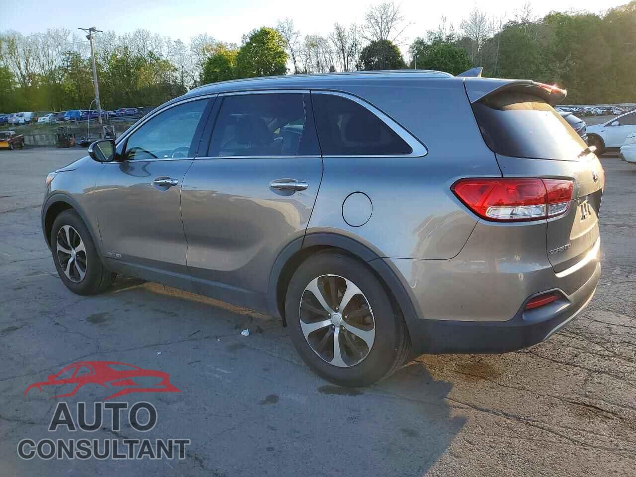 KIA SORENTO 2018 - 5XYPHDA58JG422246