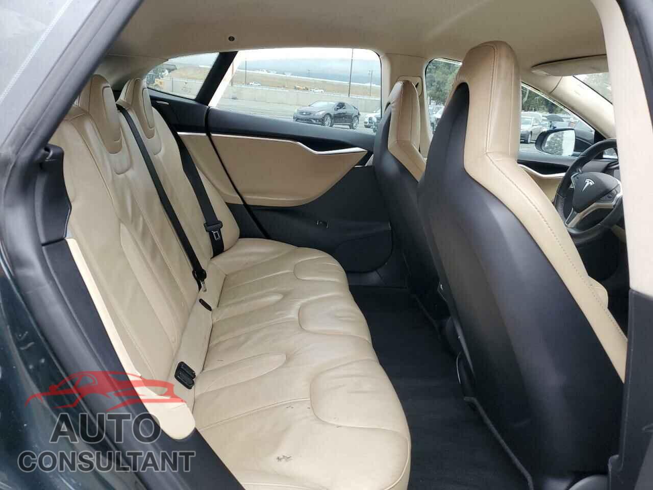 TESLA MODEL S 2013 - 5YJSA1AC1DFP11203