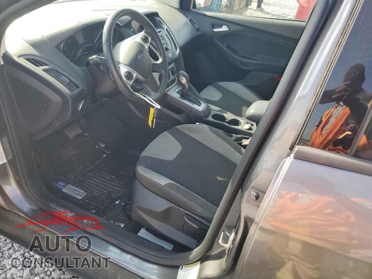 FORD FOCUS 2014 - 1FADP3K2XEL329474