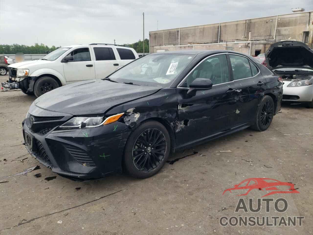 TOYOTA CAMRY 2018 - 4T1B11HK2JU579127