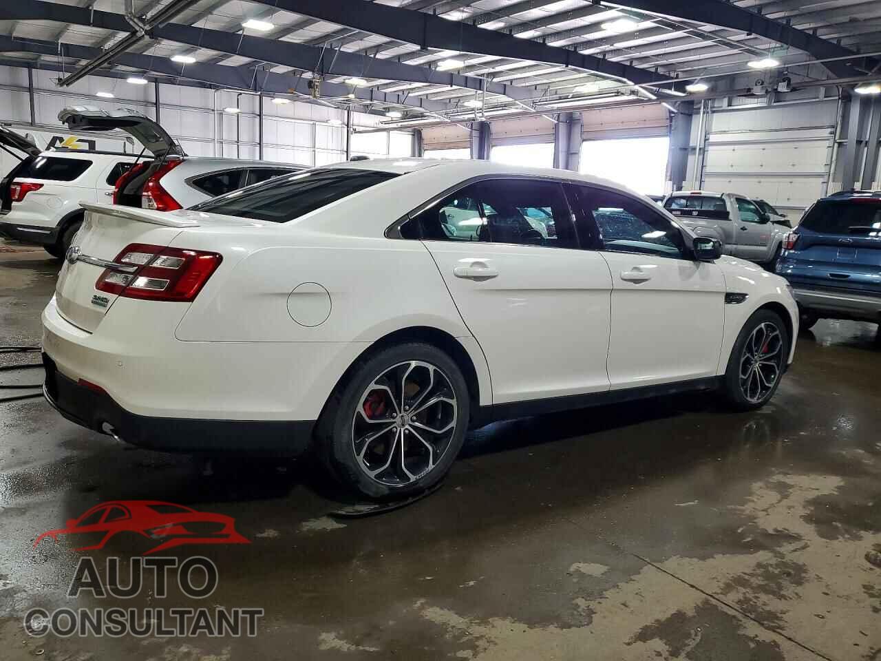 FORD TAURUS 2015 - 1FAHP2KT2FG128697
