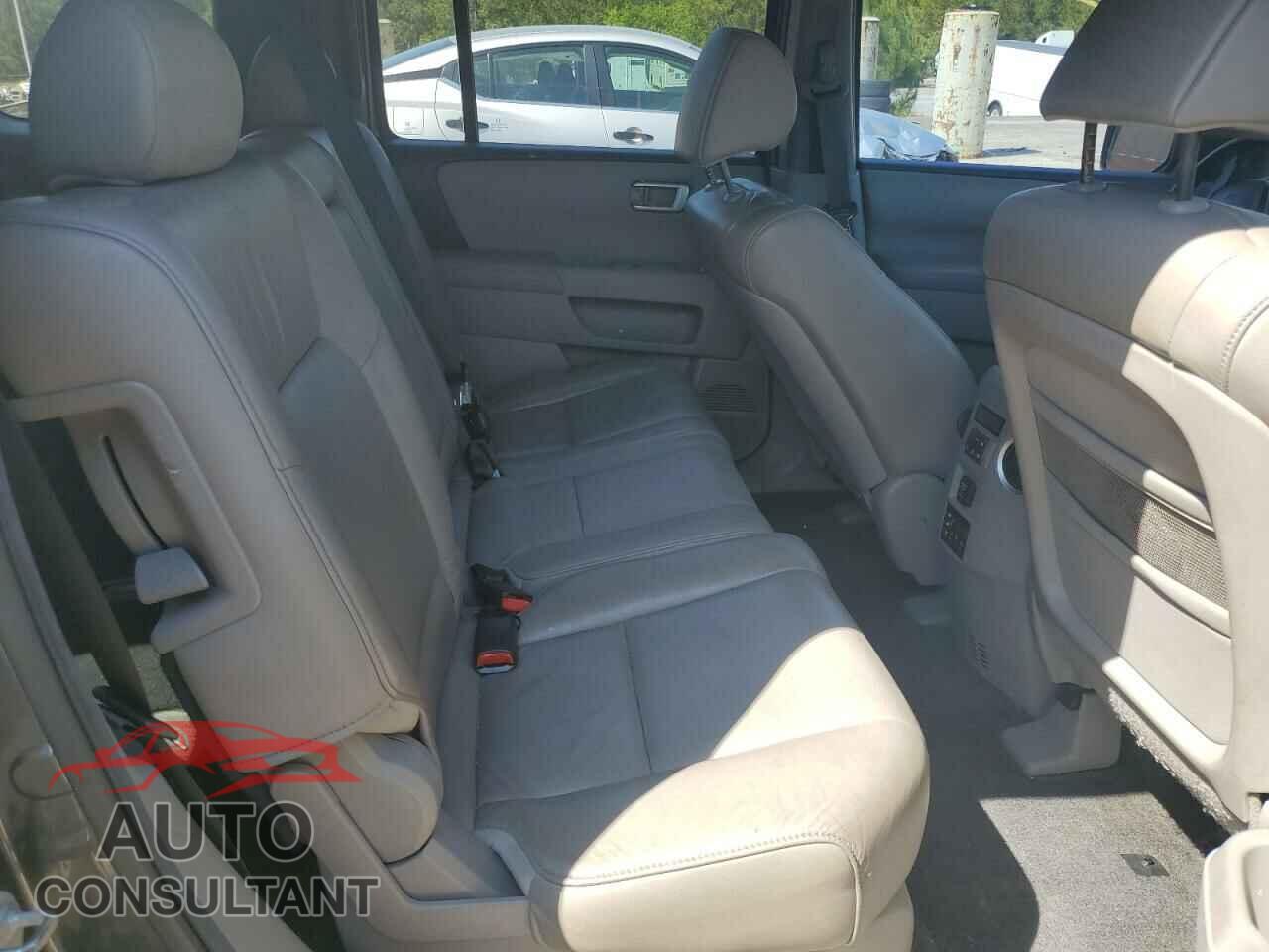HONDA PILOT 2011 - 5FNYF3H65BB050800