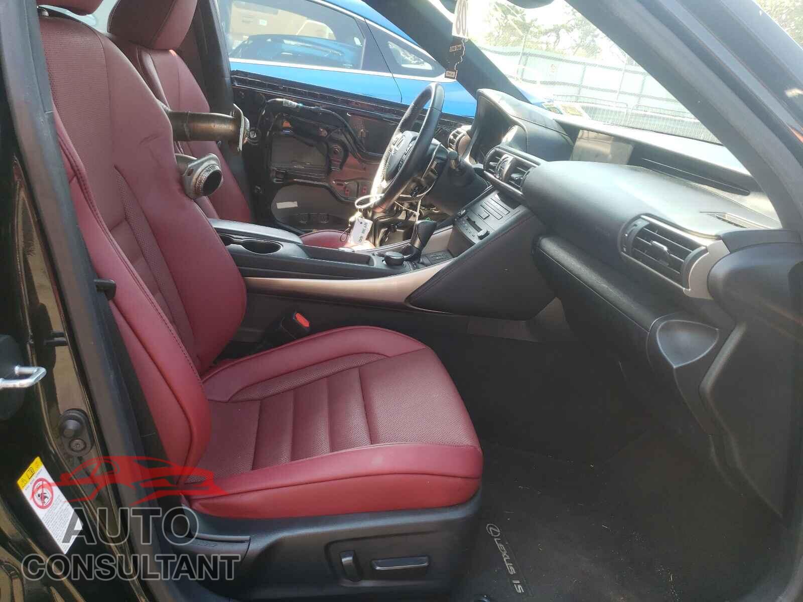 LEXUS IS 2019 - JTHC81D23K5035014