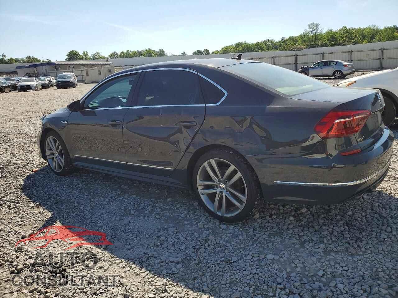 VOLKSWAGEN PASSAT 2017 - 1VWDT7A32HC013169