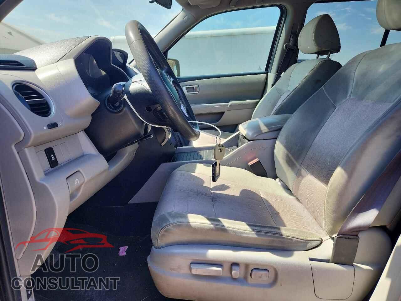HONDA PILOT 2013 - 5FNYF4H42DB059817