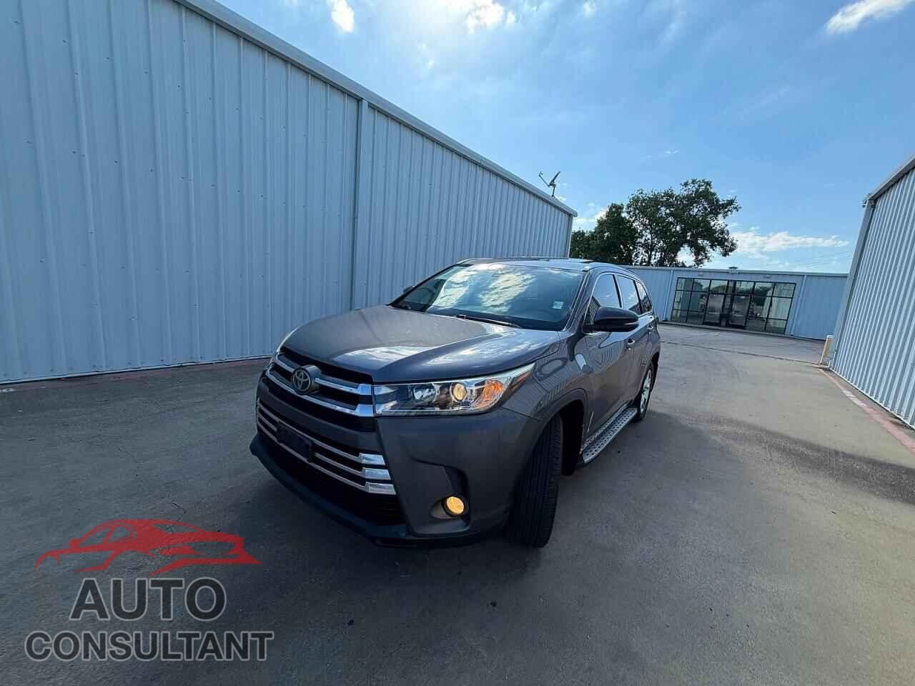 TOYOTA HIGHLANDER 2017 - 5TDYZRFH6HS230158
