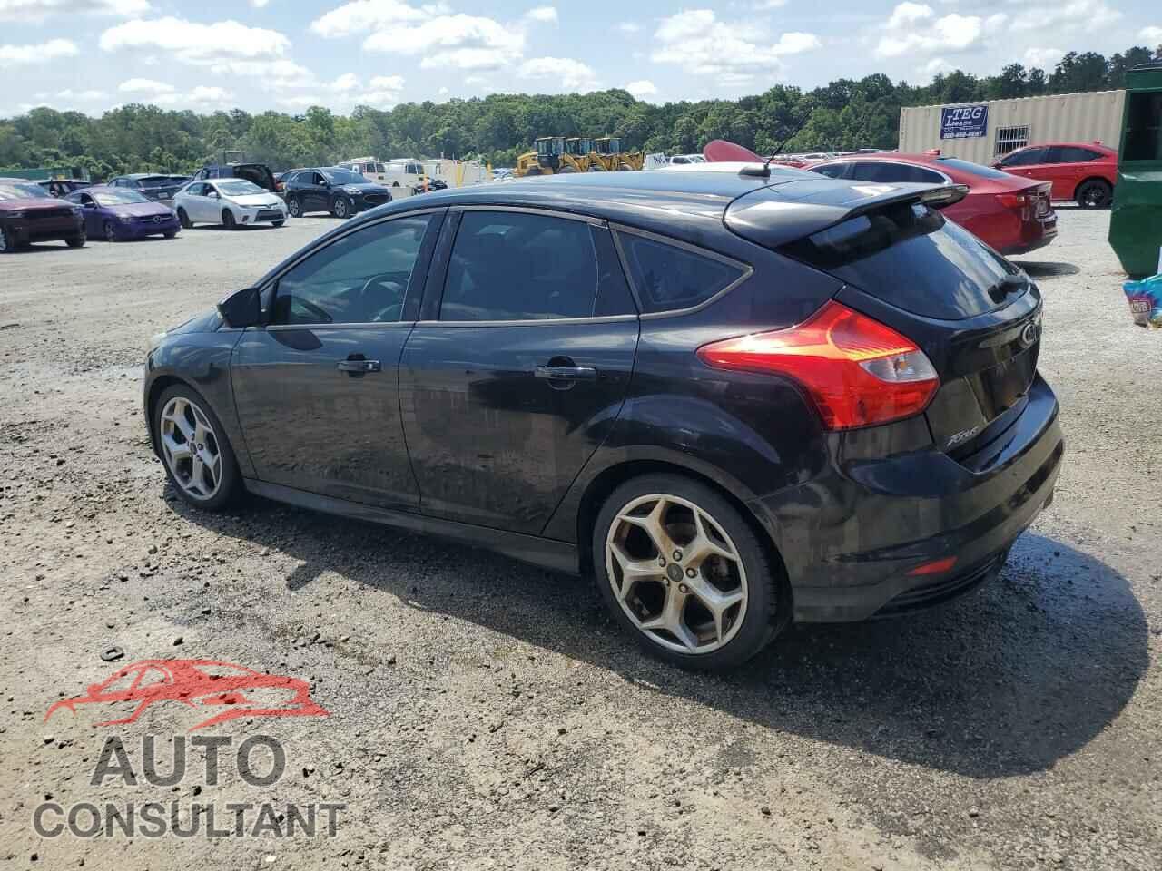 FORD FOCUS 2013 - 1FADP3L93DL136352