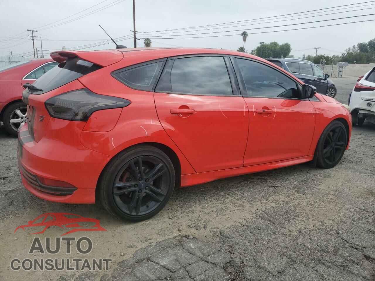 FORD FOCUS 2015 - 1FADP3L96FL380385