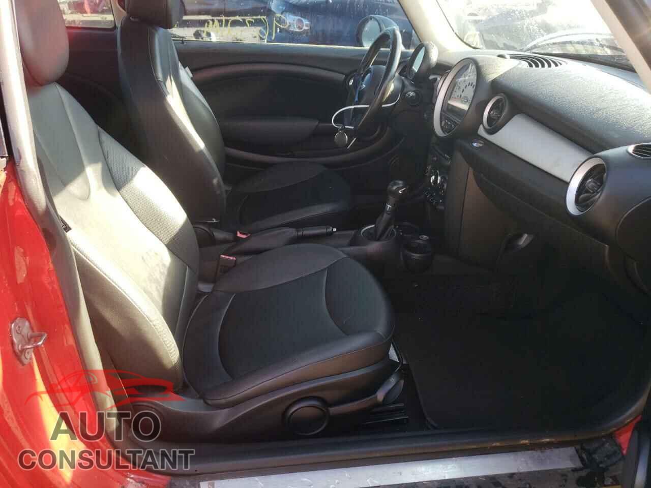 MINI COOPER 2013 - WMWSU3C55DT677469