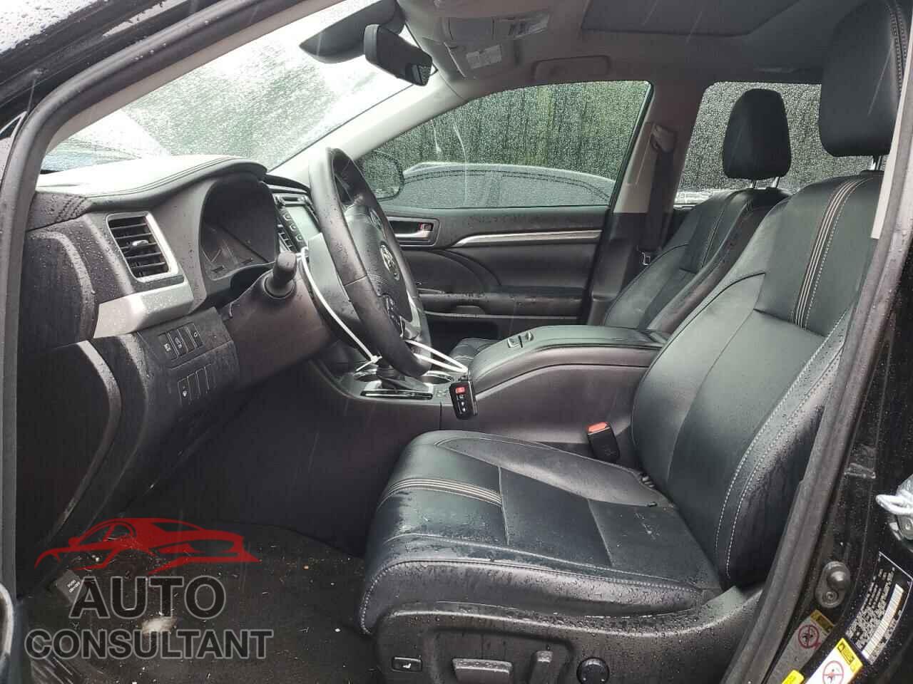 TOYOTA HIGHLANDER 2018 - 5TDKZRFHXJS542866