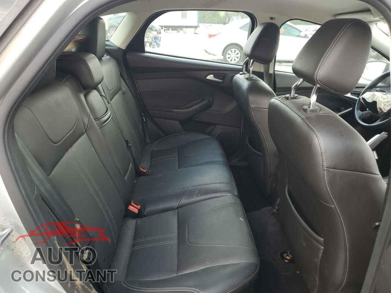 FORD FOCUS 2012 - 1FAHP3M28CL332644